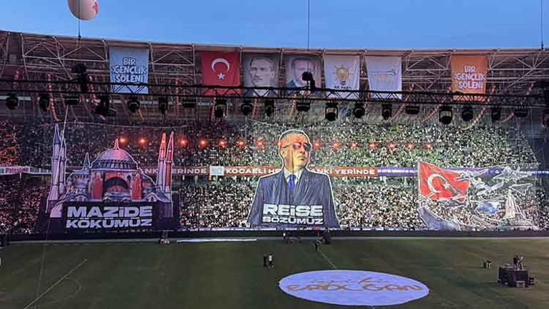 Son dakika... Cumhurbaşkanı Erdoğan: Milletin lokomotifi gençlerdir.