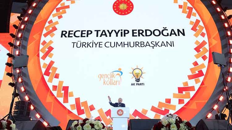 Son dakika... Cumhurbaşkanı Erdoğan: Milletin lokomotifi gençlerdir.