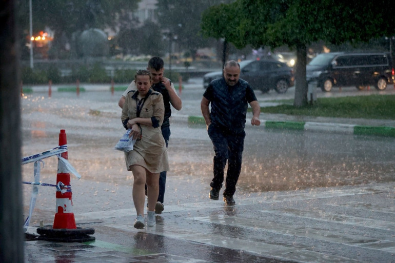 Yeni haftada hava nasıl olacak Meteorolojiden bölge bölge yağış uyarısı