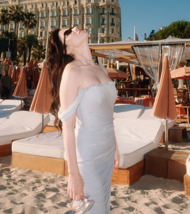 Özge Gürelin Cannes çıkarması