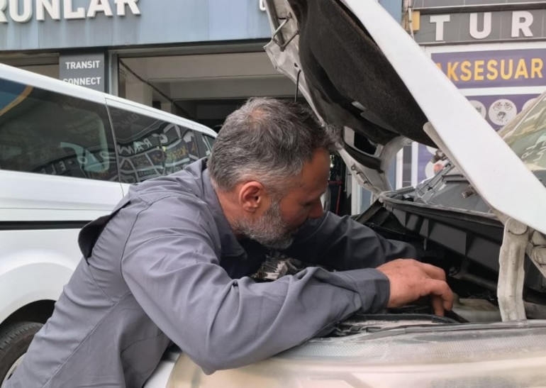 Canını tehlikeye attı: Ustanın yöntemi şaşkına çevirdi... Müşteriyi 40 bin lira masraftan kurtardık
