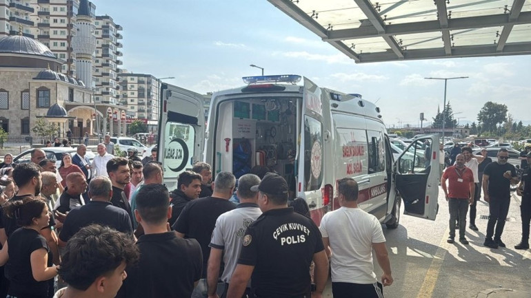 Mersinde dehşet: 6 kişiyi peş peşe öldürdü, 8 kişiyi de yaraladı Polis katilin peşinde