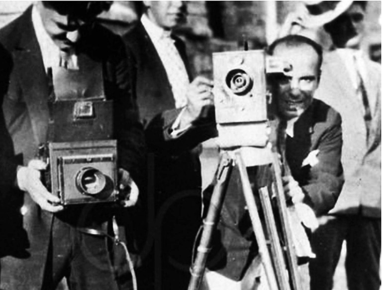 Atatürk’ü adım adım fotoğrafladılar... Objektifin ardındaki 6 kahraman