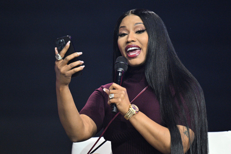Bir telefonla başladı: Nicki Minaj artık Trump’ın en parlak destekçisi