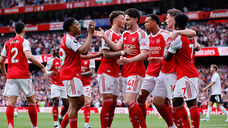 İngiltere Premier Liginde şampiyon Arsenal Hasret 22 yıl sonra sona erdi