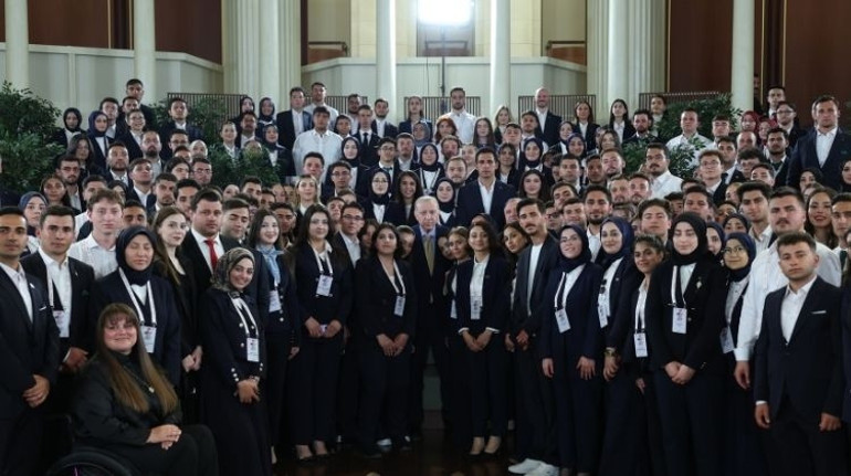 Türkiye Yüzyılı’nda gençlerle omuz omuza