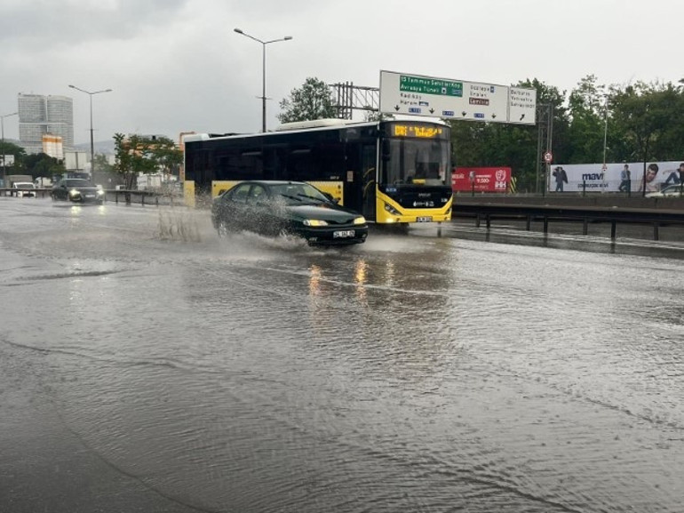 Kuvvetli ve gök gürültülü sağanak geliyor: Günlerce sürecek | Meteoroloji saat verdi: Yağış ve fırtına uyarısı