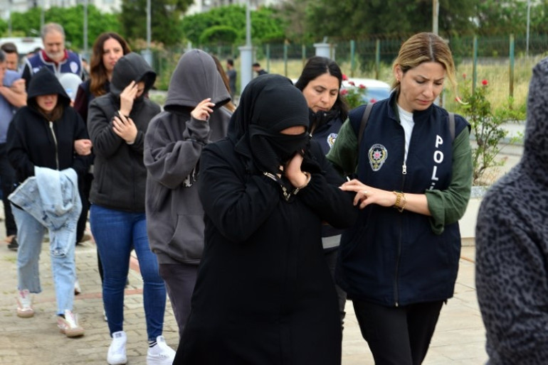 Rasim Ozan Kütahyalının nasıl gözaltına alındığı ortaya çıktı: Şifresi kırılan telefon ele vermiş... Akın Abilerinin düğüne gelmesi beklenmiş