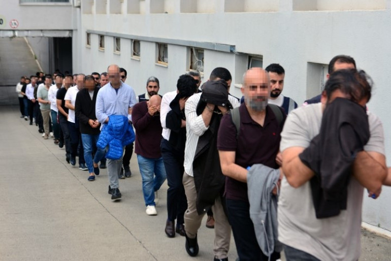 Rasim Ozan Kütahyalının nasıl gözaltına alındığı ortaya çıktı: Şifresi kırılan telefon ele vermiş... Akın Abilerinin düğüne gelmesi beklenmiş