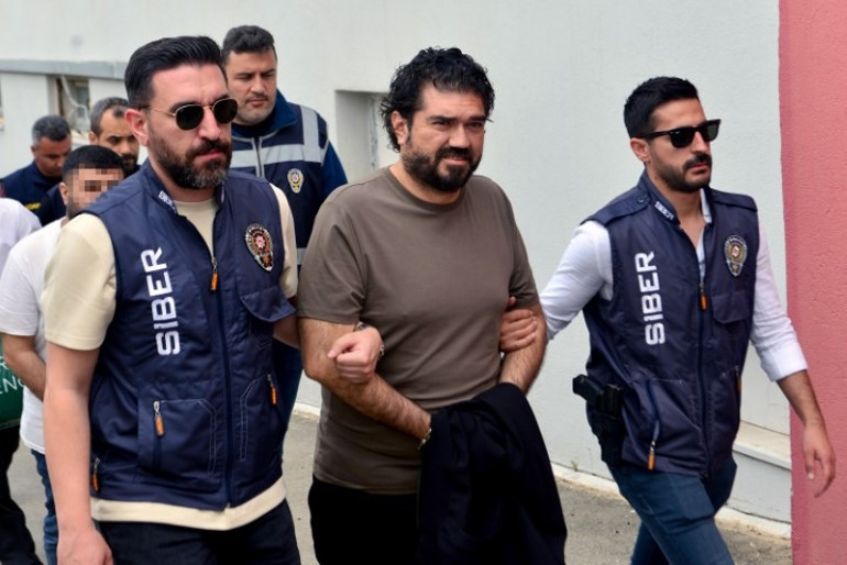 Rasim Ozan Kütahyalının nasıl gözaltına alındığı ortaya çıktı: Şifresi kırılan telefon ele vermiş... Akın Abilerinin düğüne gelmesi beklenmiş