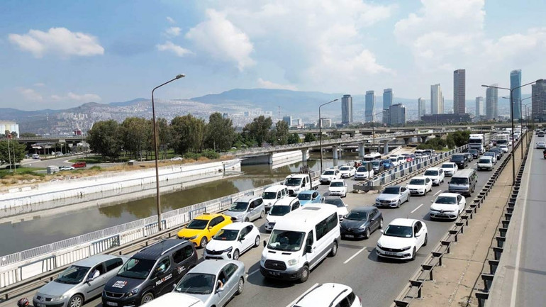 Bir dönem İstanbul’dan kaçmanın adı İzmir’di