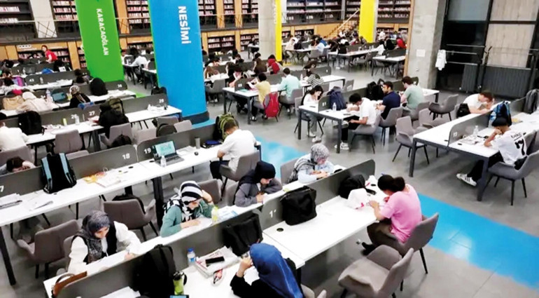 Tiyatrosu ve kütüphanesiyle Güneydoğu’da bir kültür merkezi