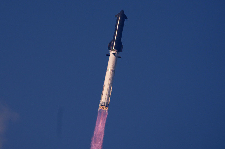 SpaceXin yeni Starshipi uzaya çıktı
