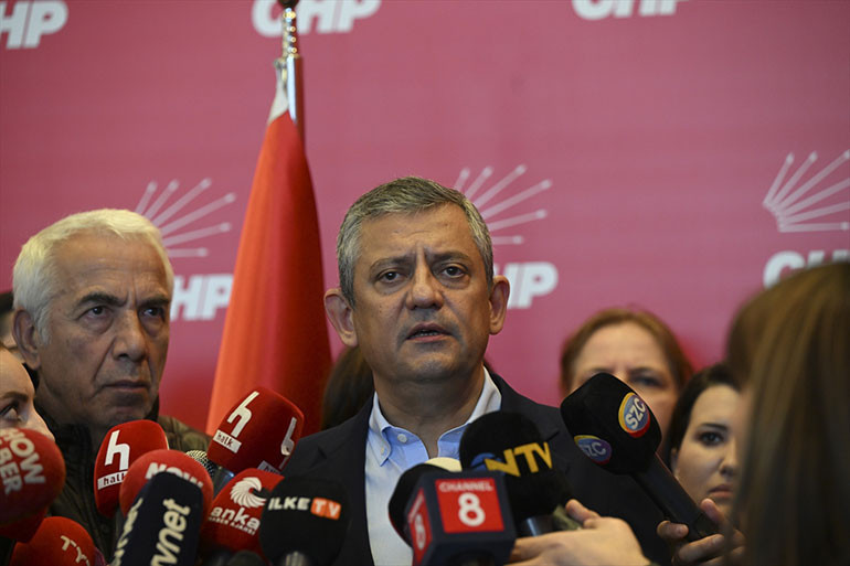 Özgür Özel noktayı koydu: Uzlaşı yok, kurultaya kadar toplantıları ben yapacağım