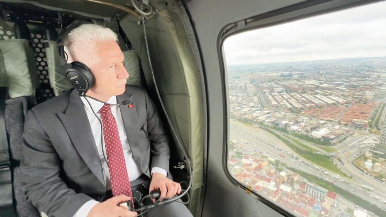 Tatilciler geceden yola çıktı: Dokuz günlük göç başladı
