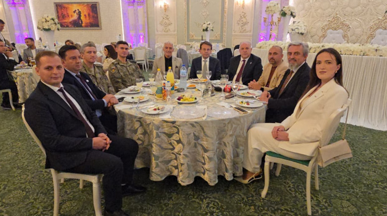 Prizren’de Türk öğrenciler mezuniyet coşkusu yaşadı