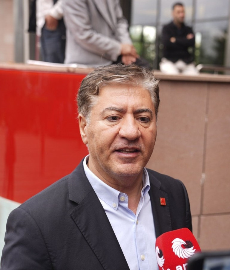 CHP Genel Merkezi’nde polisle tahliye