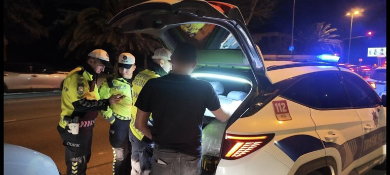 Kadıköyde drift şovu yapan sürücüler yakalandı: 280 bin lira idari para cezası uygulandı