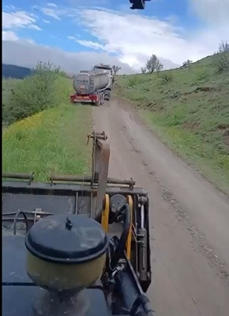 Bayram trafiğinden kaçıp köy yoluna giren sürücülere büyük şok