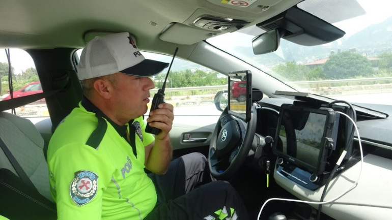 Trafik cezası yediği için mutlu oldu; ekipleri tebrik etti