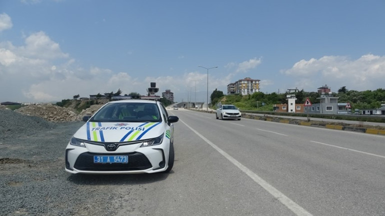 Trafik cezası yediği için mutlu oldu; ekipleri tebrik etti