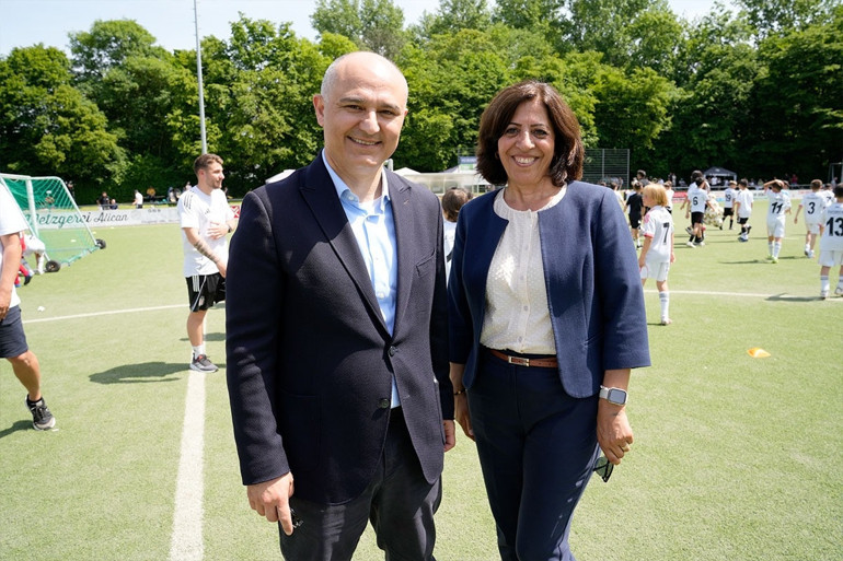 Essen Başkonsolosluğu turnuvasında Acıbadem’e anlamlı teşekkür