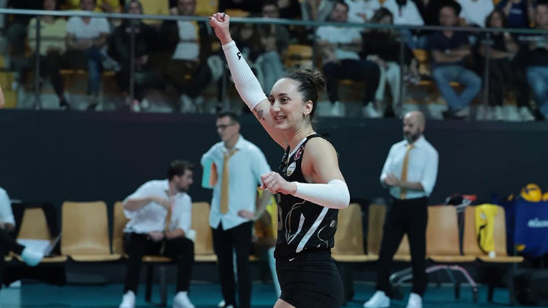 VakıfBank’tan Ayça Aykaça veda Zehra Güneş gözyaşlarına boğuldu