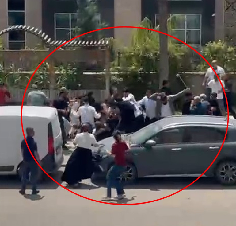  8 kişi yaralandı, 17 kişi gözaltına alındı