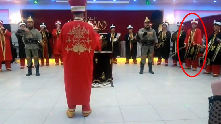 Vahşet, taksi şoförlerinin ihbarıyla ortaya çıktı Annesine şiddet uyguladığı için tepki gösteren dayısını döverek öldürdü