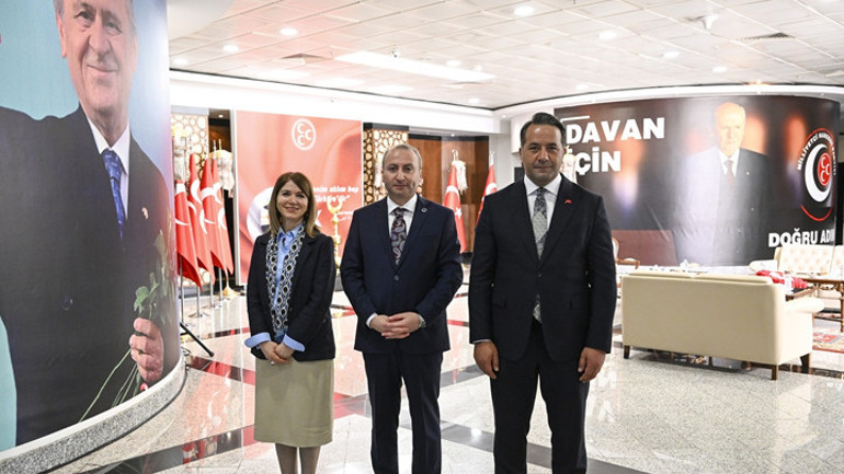 Siyasi partiler arasında bayramlaşma | AK Parti ve CHP üç bayram sonra bayramlaştı