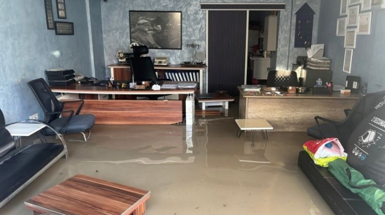 Meteoroloji uyarmıştı... Bazı yerlerde hayat durma noktasına geldi, sağanak ve dolu birçok ili vurdu