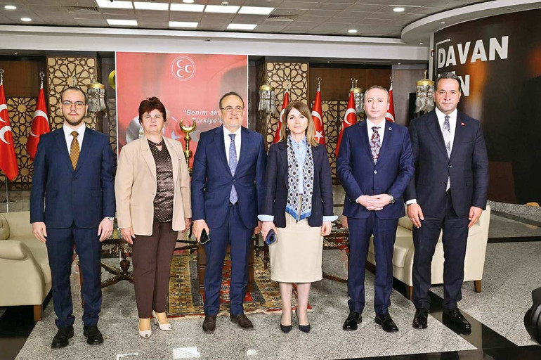 Siyasette ilkler bayramı