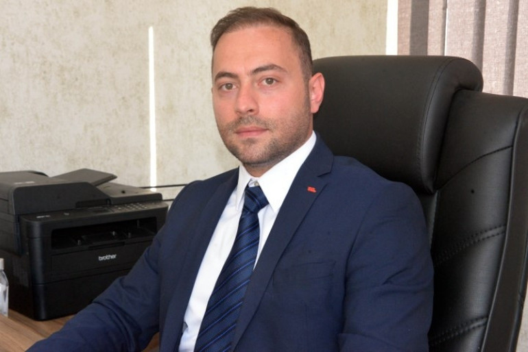 Yüzde 30 görme kaybı oluştu | Düşmanına vurur gibi yumruk atıyor