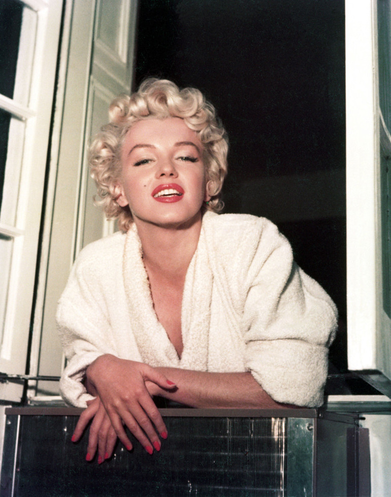 Göğüs röntgeni, mezarı ve Kardashian’lar: Marilyn Monroe 100. yaşında hâlâ sömürülüyor mu