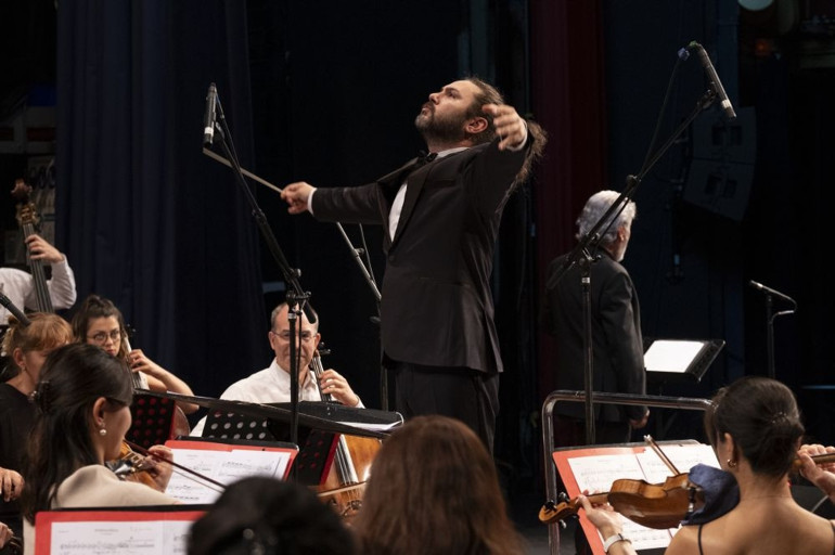 Main kıyısında uluslararası müzik festivali