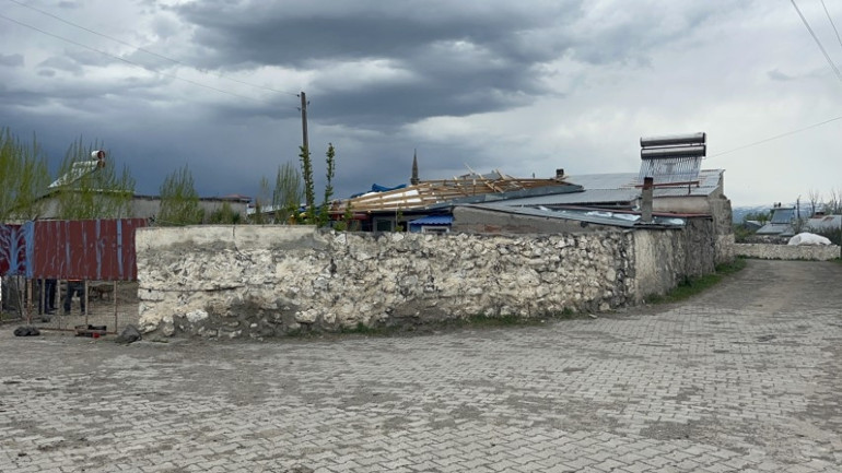 Meteoroloji uyarmıştı: Sağanak sonrası felaketi yaşadılar Yurdun farklı noktalarından şok görüntüler