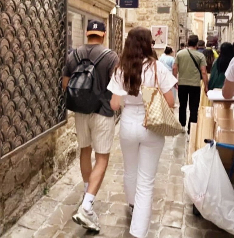 ‘Uzak Şehir’de aşk