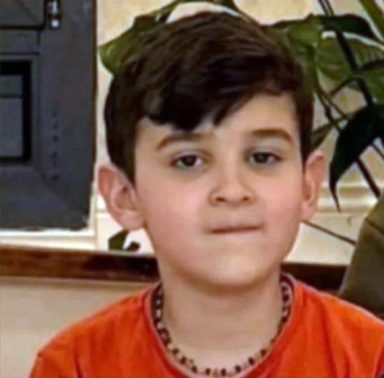 Feci kazada ölen anne ile 3 çocuğu toprağa verildi