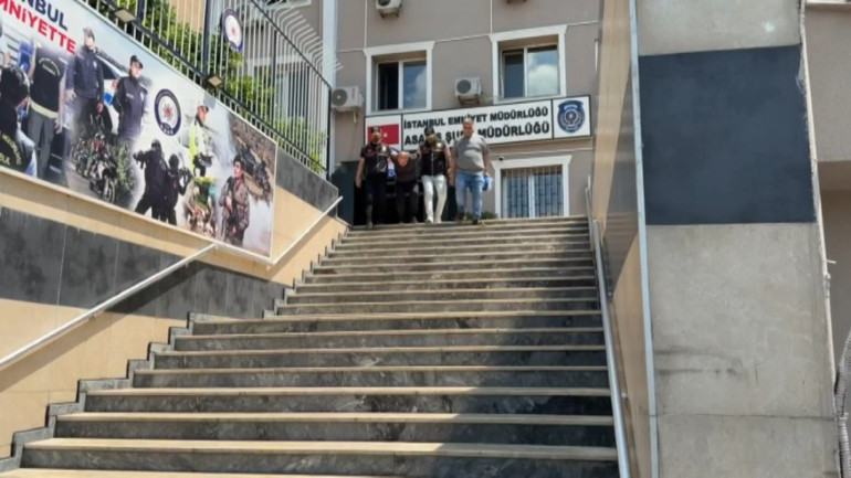 Bana güldünüz kavgasında olayı merak edip sokağa çıkan kadın öldü