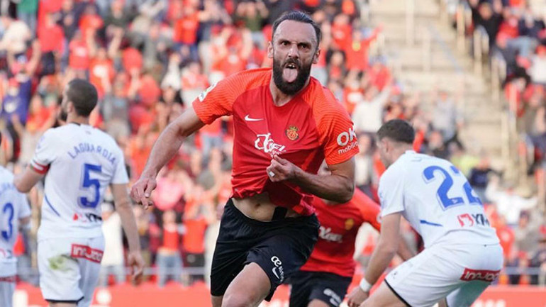 Vedat Muriqi Fenerbahçeye Aziz Yıldırım anlaştı