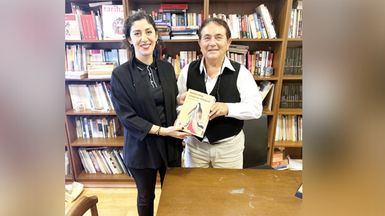 Prof. Dr. Oğuz Baykara’nın çevirisiyle Karacaoğlan tadında Japon ‘waka’ları
