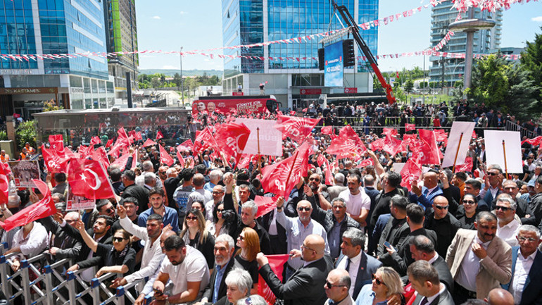 2 adres 2 CHP Kılıçdaroğlu Genel Merkez’de, Özel güvenpark’ta