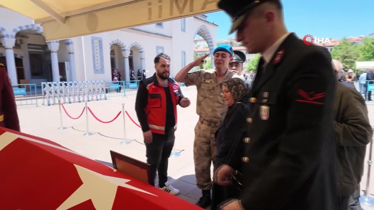  Bakan Yardımcısına böyle seslendi... Asker kardeşten şehit ağabeye veda selamı
