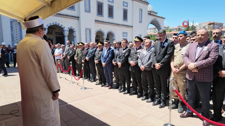  Bakan Yardımcısına böyle seslendi... Asker kardeşten şehit ağabeye veda selamı