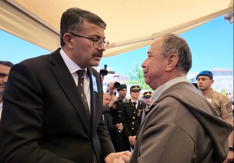 Bakan Yardımcısına böyle seslendi... Asker kardeşten şehit ağabeye veda selamı
