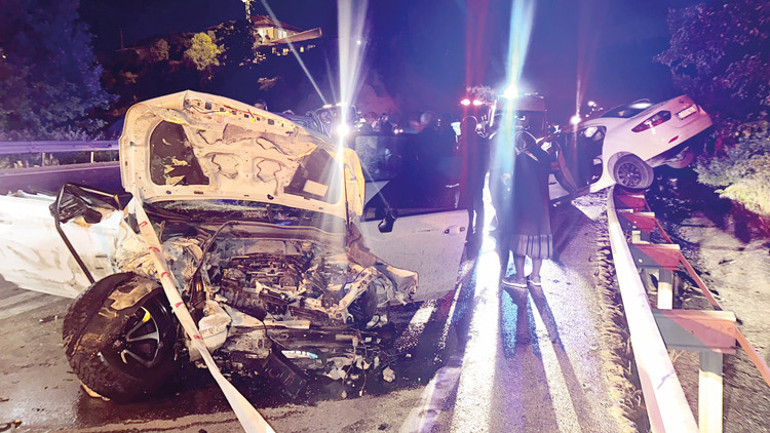 Otobüste can pazarı: 8 ölü 33 yaralı
