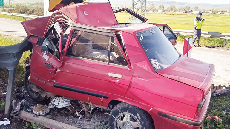 Otobüste can pazarı: 8 ölü 33 yaralı