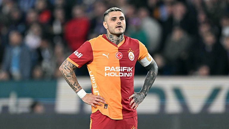 Galatasarayda iki yıldız futbolcunun ayrılığı çok yakın