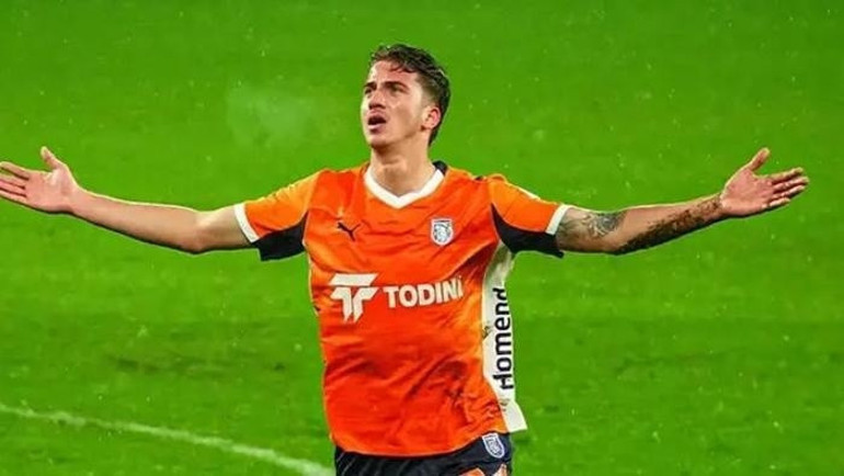 Galatasarayda transfer görüşmesi tıkandı Şart belli oldu