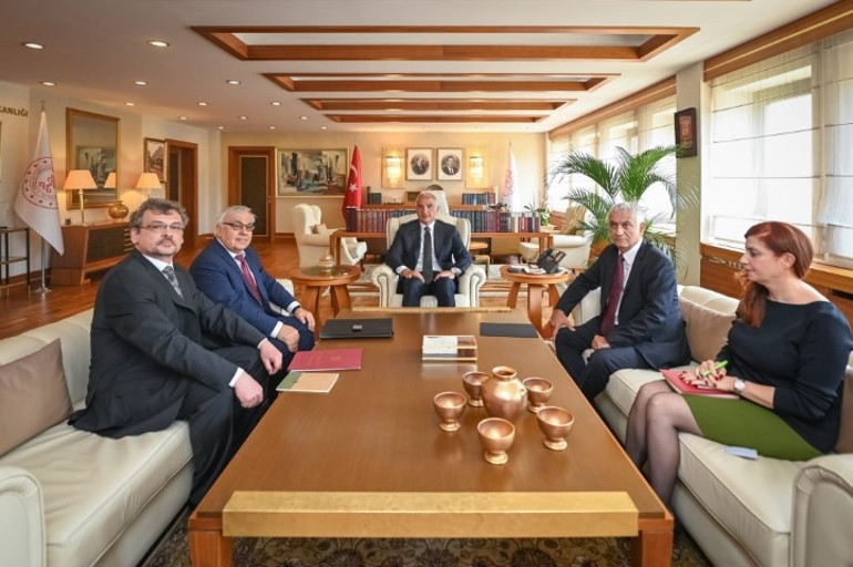 Bakan Ersoy, Rusya’nın yeni büyükelçisini ağırladı